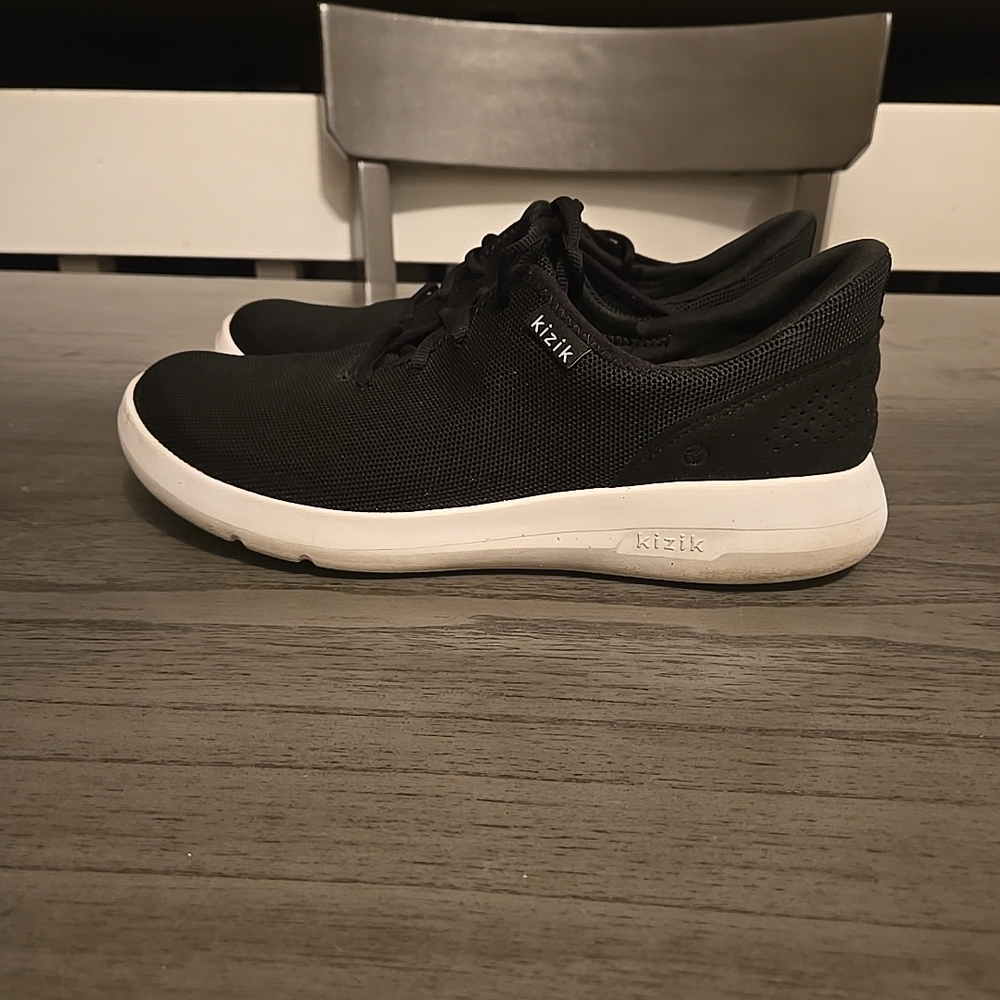 Kizik Men's Black Athletic Shoes